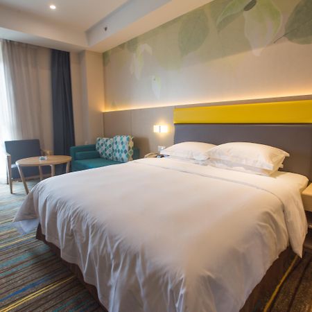 Holiday Inn Express Emei Mountain By Ihg Emeishan Dış mekan fotoğraf
