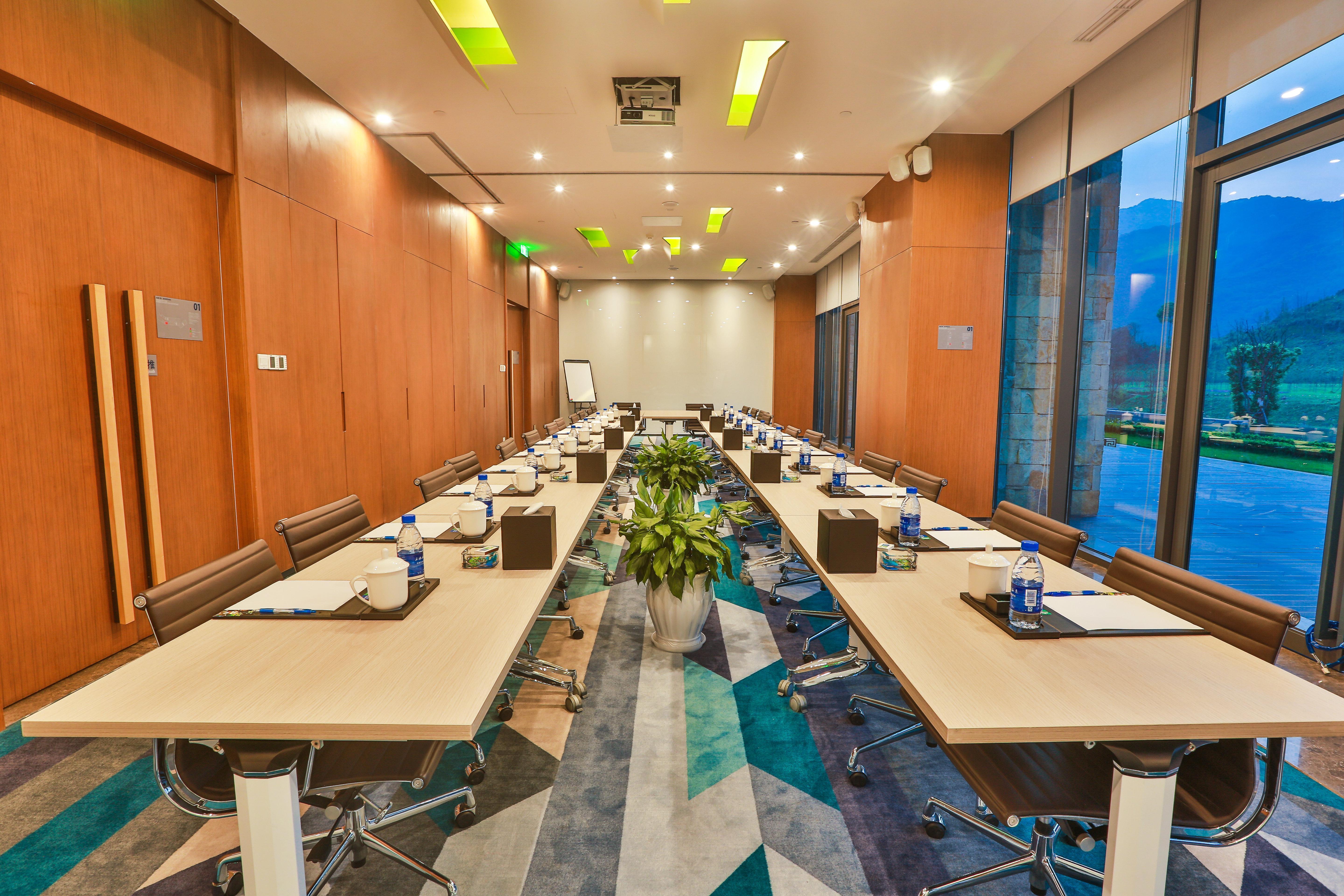 Holiday Inn Express Emei Mountain By Ihg Emeishan Dış mekan fotoğraf