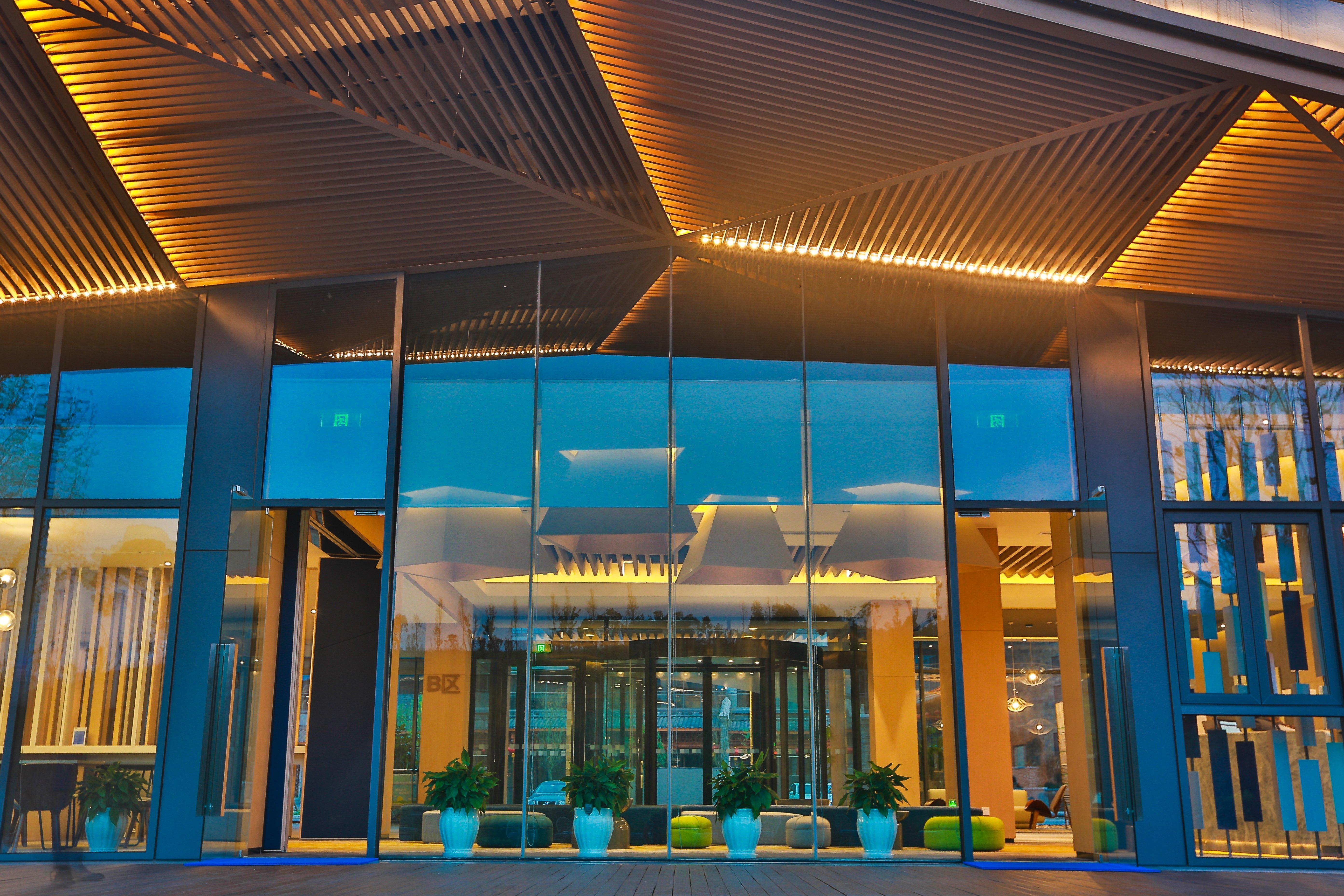 Holiday Inn Express Emei Mountain By Ihg Emeishan Dış mekan fotoğraf