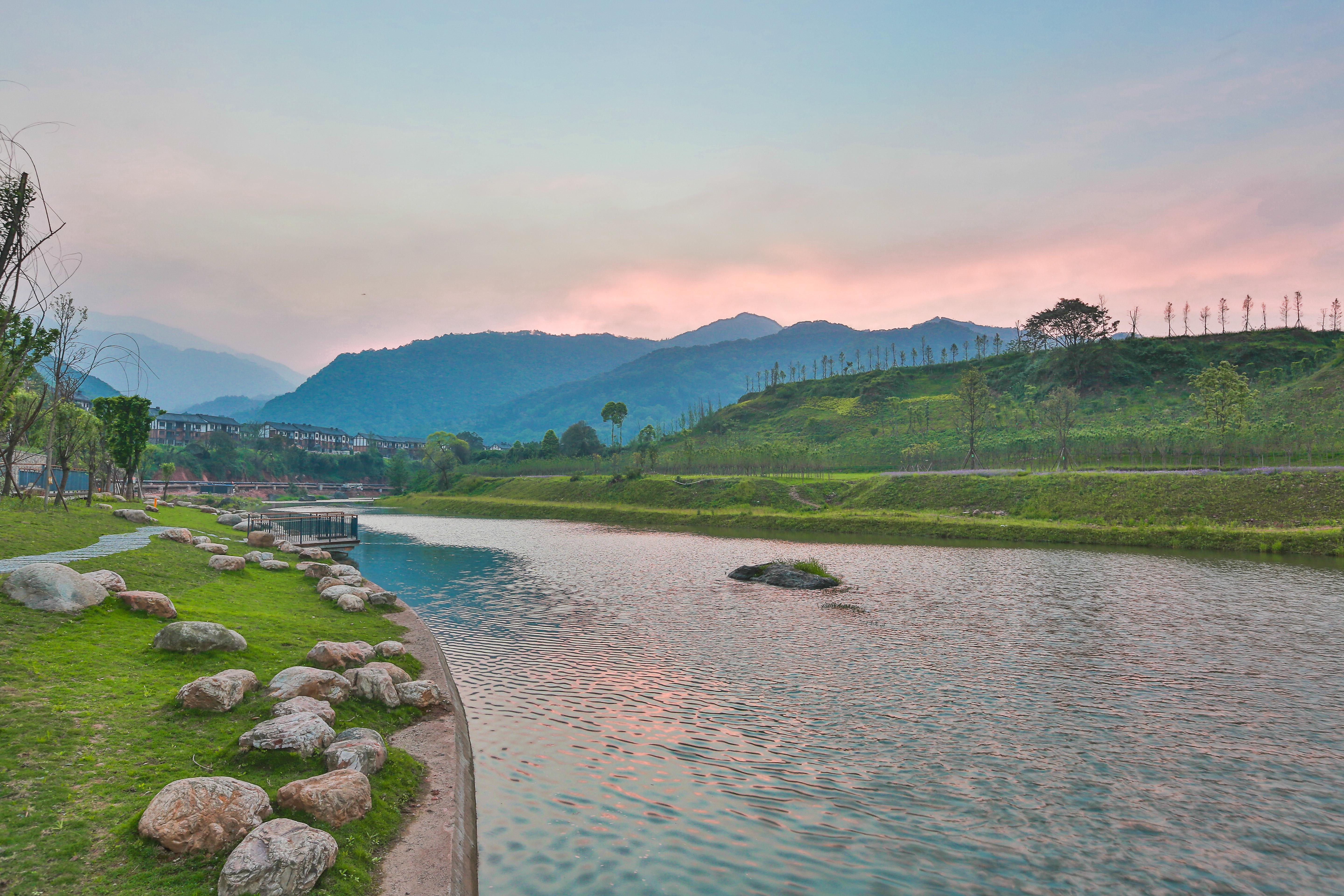 Holiday Inn Express Emei Mountain By Ihg Emeishan Dış mekan fotoğraf