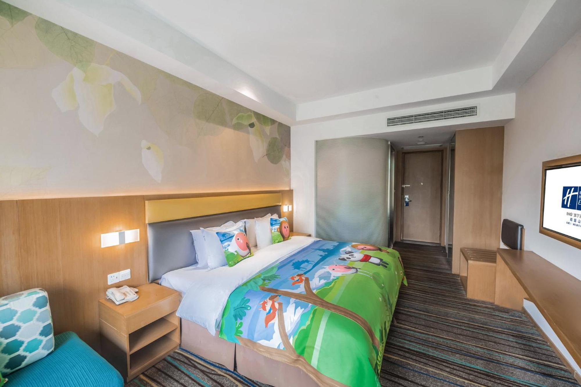 Holiday Inn Express Emei Mountain By Ihg Emeishan Dış mekan fotoğraf