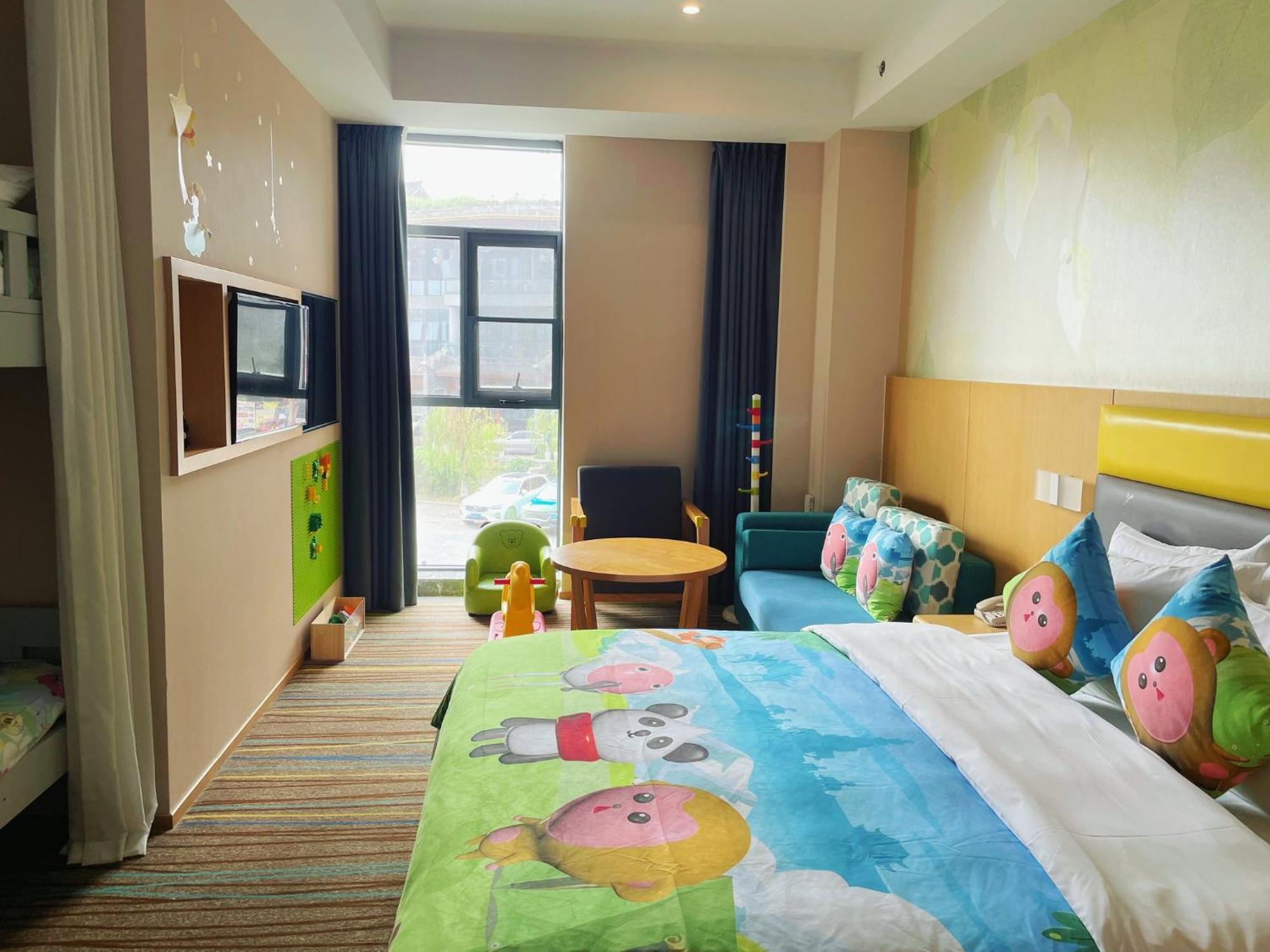 Holiday Inn Express Emei Mountain By Ihg Emeishan Dış mekan fotoğraf